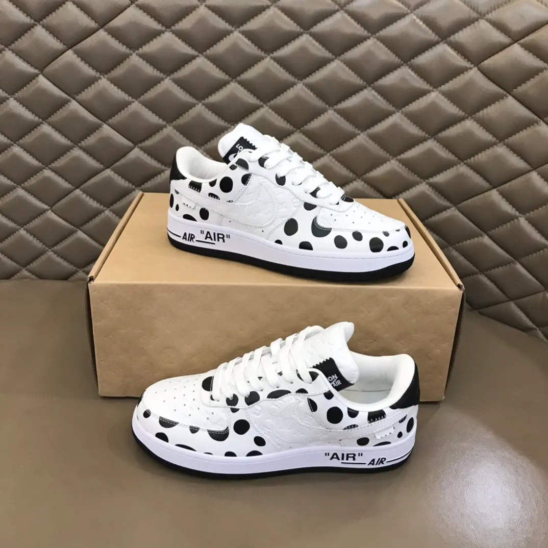Men's shoes 💰p420 "*OUIS *UITTO*x" x OFF-WHITE x Nike tripartite collaboration! Yayoi Kusama's collaboration series is a trendy men's casual sports shoe with unrivaled color matching. The design idea basically continues the style of THE TEN. The Swoosh line and tongue label have a very familiar visual effect, and are both fashionable and trendy! A must-have for fashionistas! The effect on your feet is absolutely stunning!  Size: 38-45